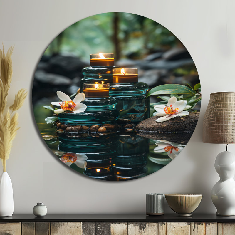 Spa zen pierres dans la rivière avec bougies I - Art abstrait rond en métal, H 16 po x l 16 po