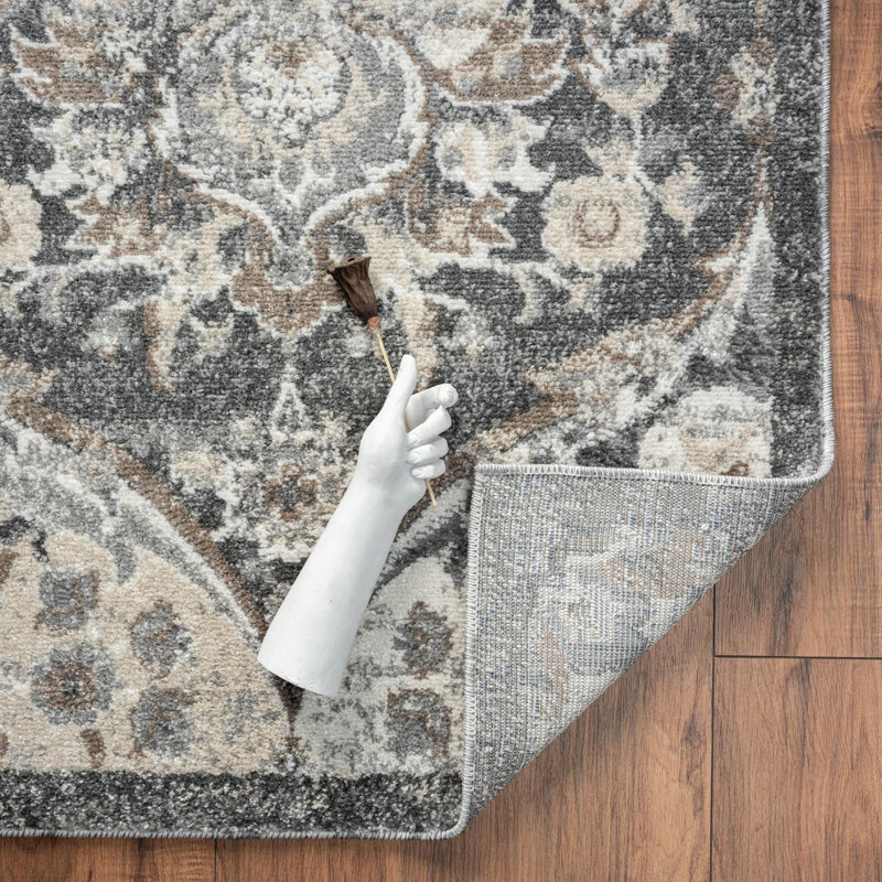 Iser Oriental Indoor Rug, Rectangle 6'6" x 9'1"