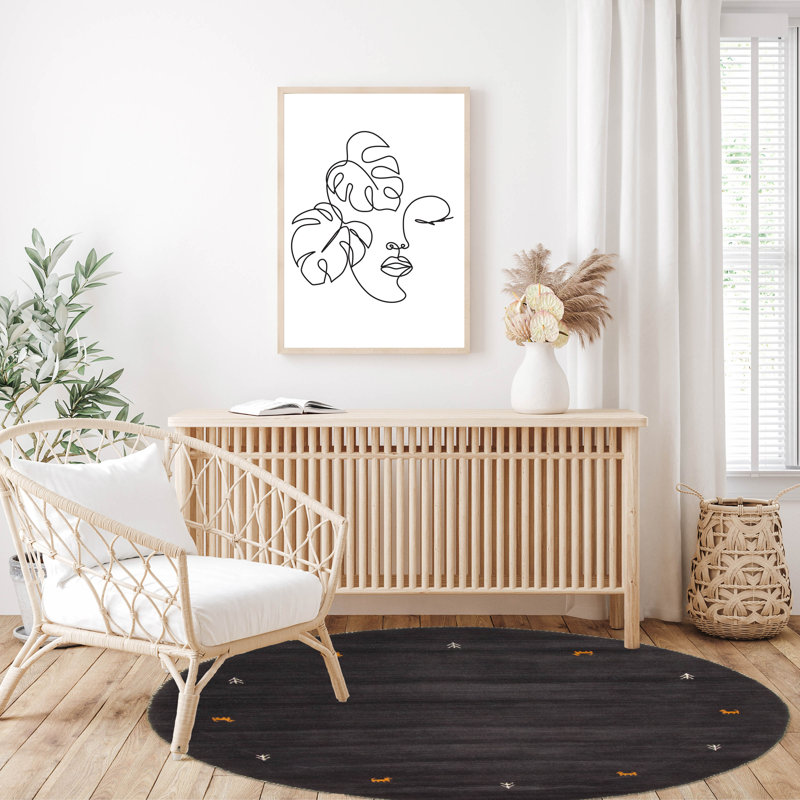 Les tapis Gabbeh sont fabriqués à la main avec des poils très hauts et des motifs très simples et stylisés.