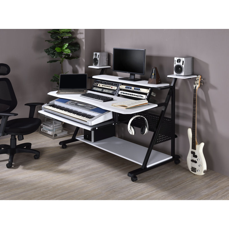 Bureau de musique blanc et noir, Blanc