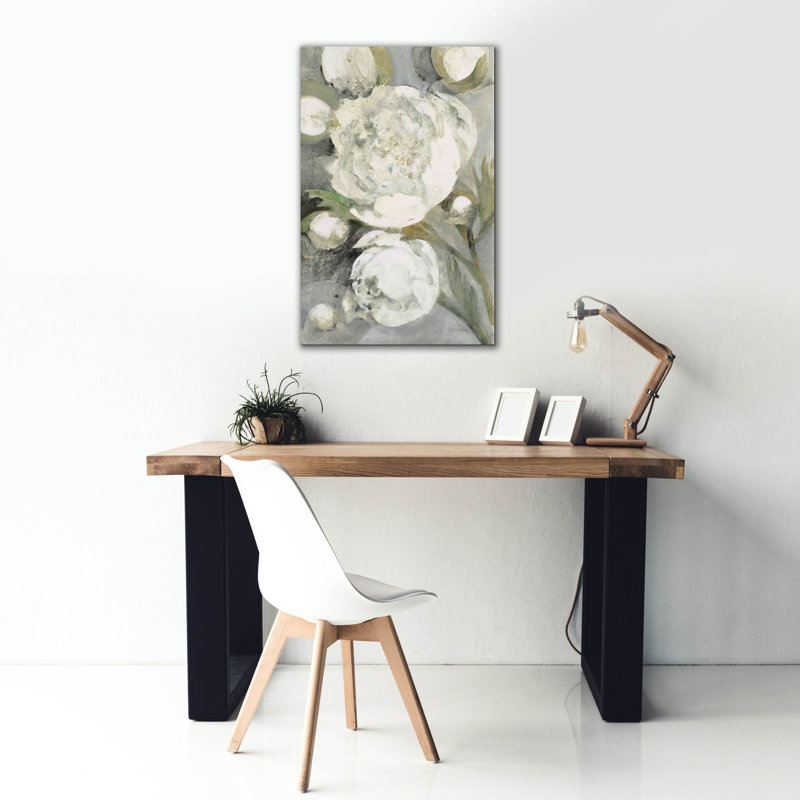 «Favorite White Peony» par Albena Hristova, art mural sur toile, H 40 po x l 26 po x P 1,5 po