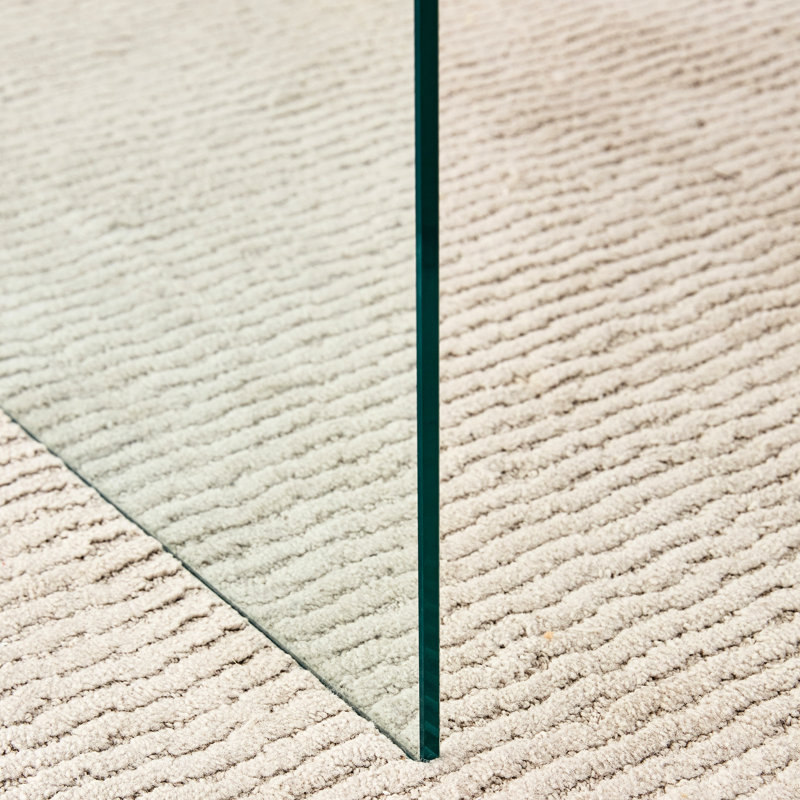 Et table basse en verre, de style moderne avec une utilisation polyvalente, une base de table trempée transparente facile à installer, une apparence élégante, un rangement fonctionnel, un assemblage simple
