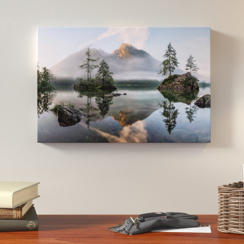 «Nature's Awakening» par Daniel F. - reproduction d'art sur toile tendue, H 18 po x l 26 po x p 1,5 po