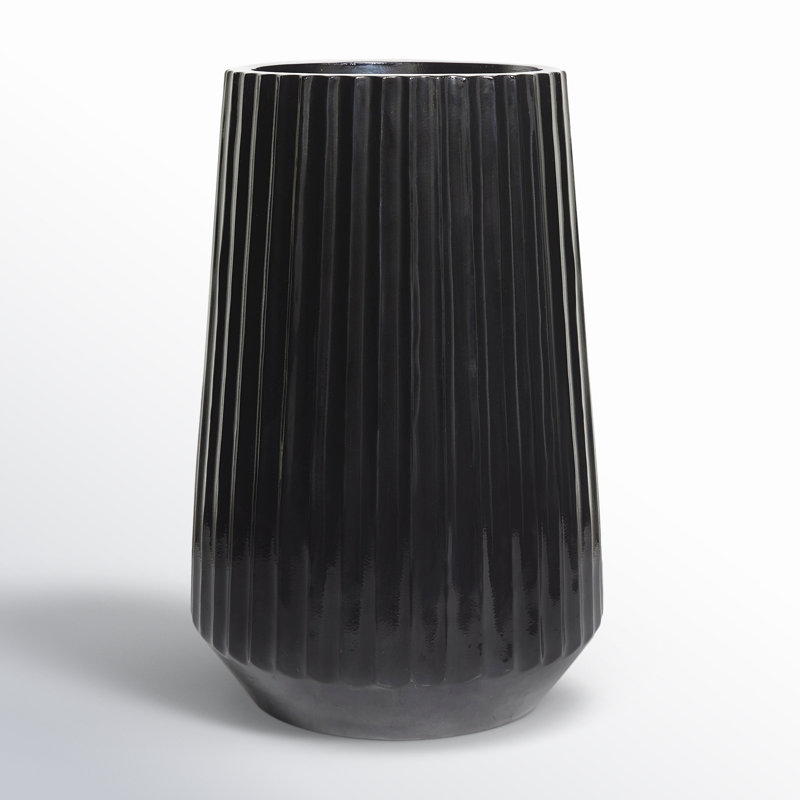 Vase de table en résine Kendal, H 23,75 po x l 15,70 po x P 15,65 po
