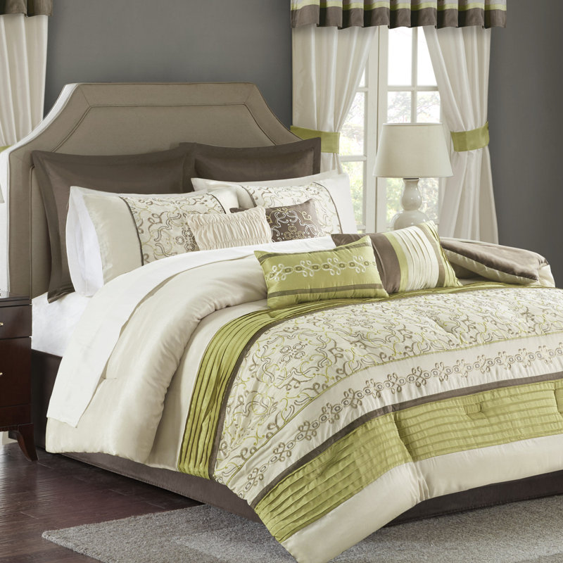 Jelena Red Microfiber Queen 24-Piece Bedspread Set