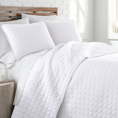 Southshore Fine Linens Southshore Essentials Quilt Set in Bright White, Double-Brushed Microfiber Oversized Embroidered Lightweight Quilt with 1 Standard Pillow Sham, Twin / Twin XL
