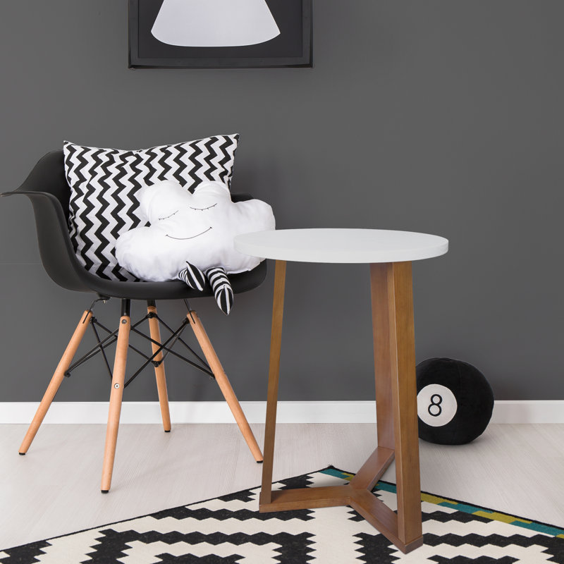 Table d'appoint ronde à trépied avec pieds en bois franc massif Aesthetic, Noyer