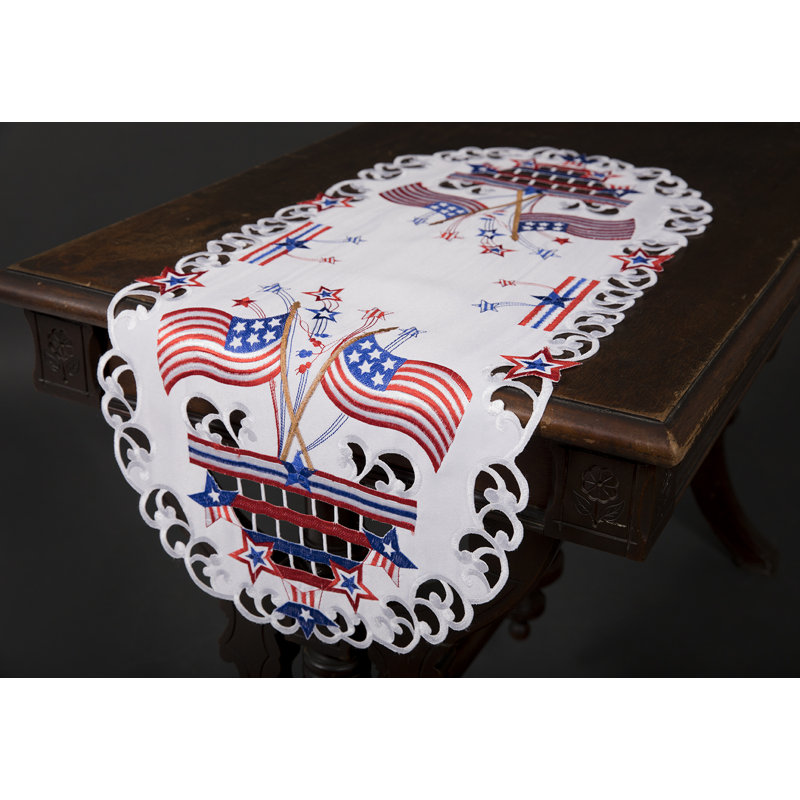 Chemin de table nappe brodée star, L 34 po x l 15 po