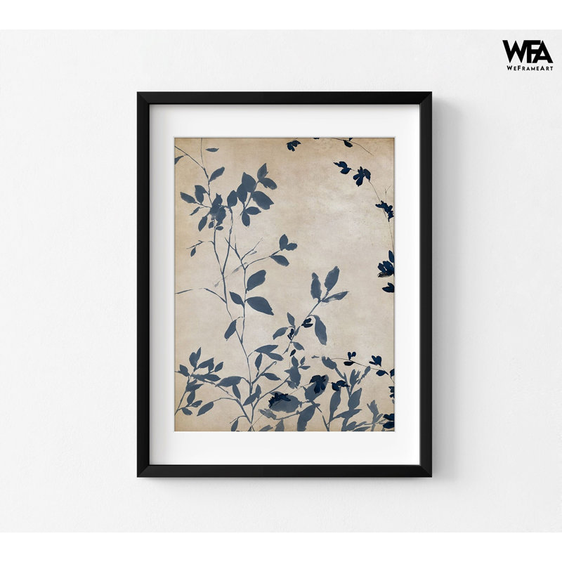 «Indigo Leaves Touch II» par Isabelle Z, décor de chalet rustique, petit auberge de jeunesse, art mural de réception d'hôtel, décor de tuyau bleu marine, art bleu foncé