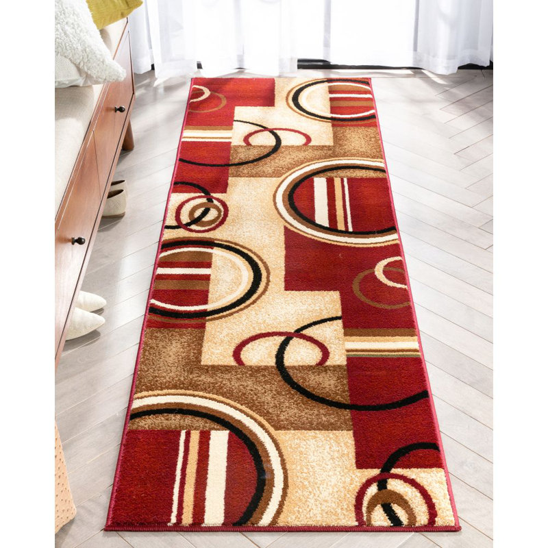 Tapis rouge à motif géométrique Carlecia, Tapis de couloir 2 pi 7 po x 9 pi 6 po