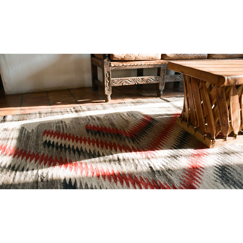 Tapis tribal à motif géométrique antique tissé à plat
