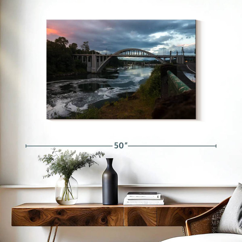Lilie Dramatic Oregon Bridge, H 26 po x l 39 po