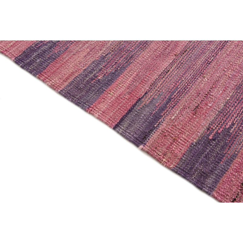Tapis rose 4 pi 4 po x 5 pi 9 po Petrella