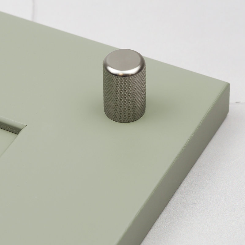Knurled Cylinder Knob in Multiple Finishes, Brushed Nickel
