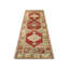 Tapis de couloir unique en laine noué à la main des années 1960 de 3 pi x 8 pi 7 po en rouge / beige / ivoire