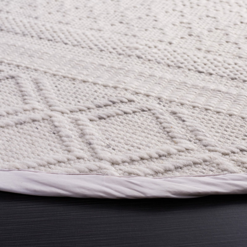 Amritbir Hand Woven Performance Rug, Round 6'