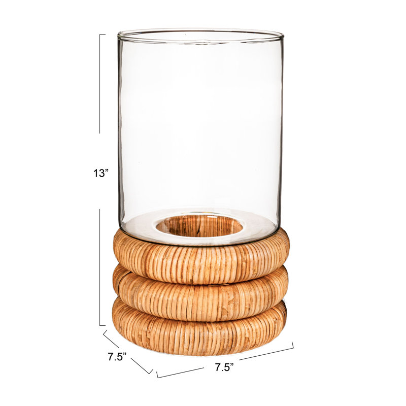 Vase en verre avec base en rotin, H 13 po x l 7,5 po x P 7,5 po