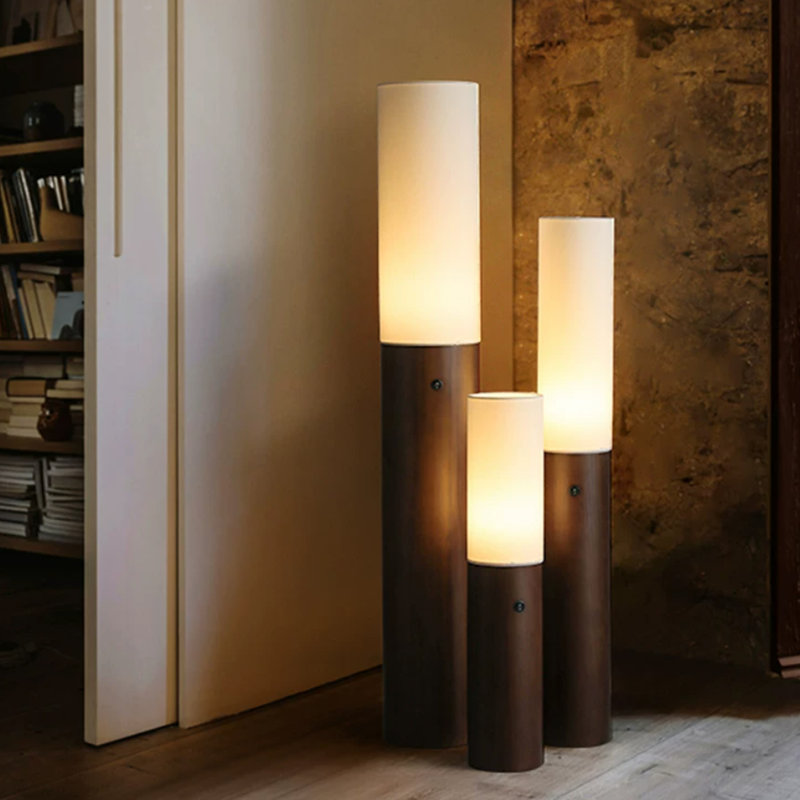 Lampe de table et lampe sur pied simple en bois massif