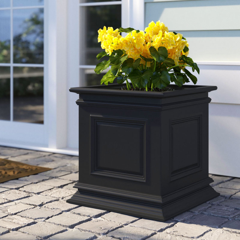Jarrel 20" W Planter Box, Black