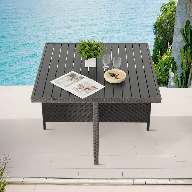 Ensemble de salle à manger carré de 43 po avec cadre en rotin imperméable, 4 chaises et table en aluminium (ensemble de 5 pièces) The Patio