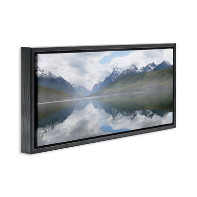"Mountain Peak Reflections", art mural encadré par Lori Deiter