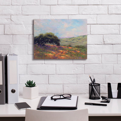 «Poppy Hill» par Alice Weil, art mural sur toile