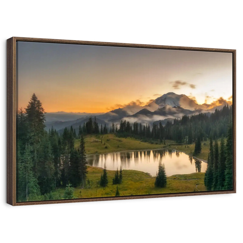 Coucher de soleil majestueux au mont Rainer, Cadre flottant noyer, 43 po x 29 po