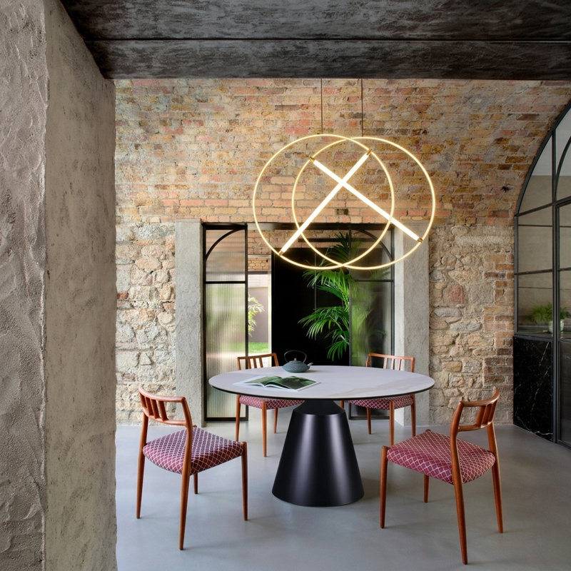 Round Metal Base Dining Table