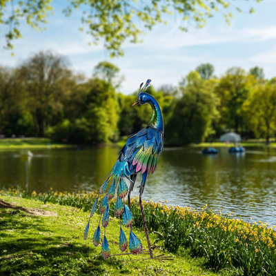 Yonita Peacock Metal Garden Statue