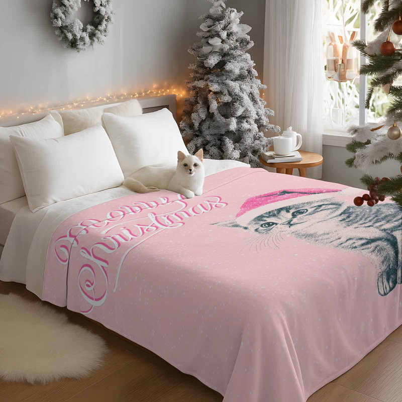 Plaid polaire léger avec motif chat rouge et bonnet de Noël rose, en flanelle douce et moelleuse, idéal pour canapé, lit et voyages (152 x 127 cm). Un sac fourre-tout en toile avec motif chat et bonnet de Noël vous est offert.
