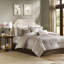 Ensemble d'édredon 7 pièces Charmeuse - taupe, grand lit, coussins décoratifs faciles d'entretien et couvre-lit grand taupe, trio de coussins-120945299
