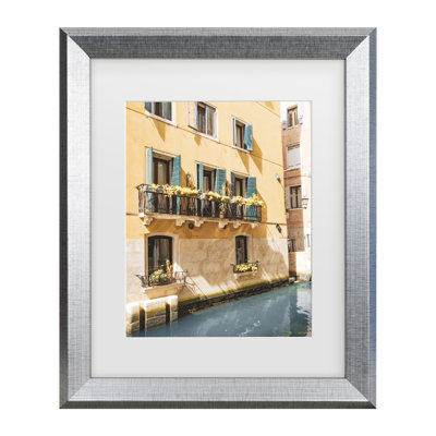 Art encadré «Life Beautifulee Backyard Canal Getaway»