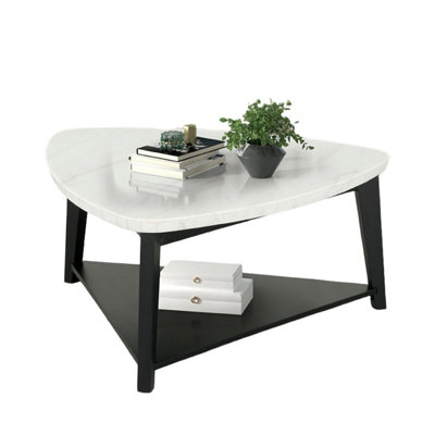 Ensemble de table 3 pièces de style contemporain 1 table basse triangulaire 2 x table de bout carrée avec plateau de rangement inférieur en marbre et finition noire et blanche