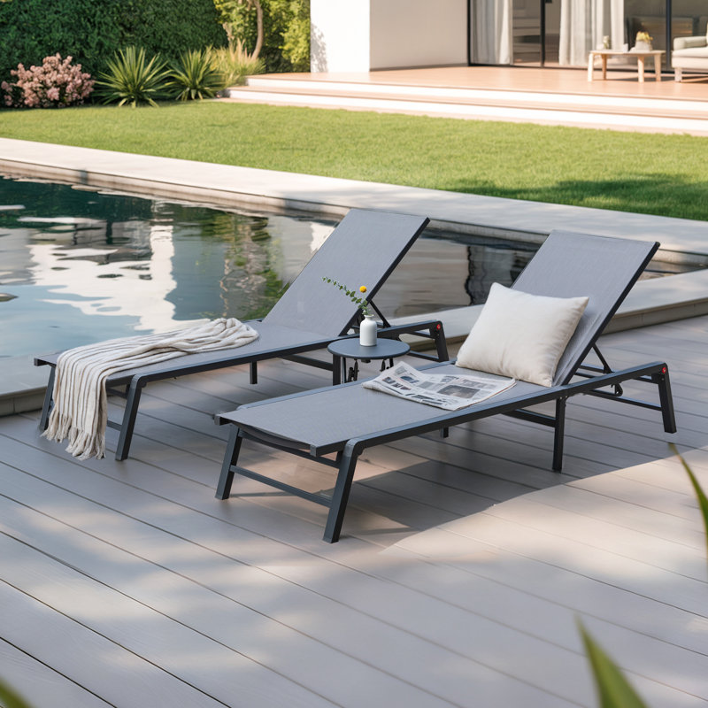 Aluminum Free-Assemble Outside Anti-Rust Pool Lounge Chairs, Outdoor Chaise Lounge Set, Lay Flat Sun Loungers for Tanning Poolside Yard Patio Deck Lounge Chairs, Table Included
