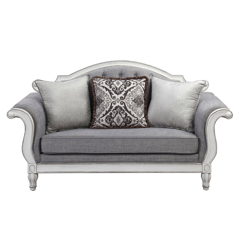 Causeuse en tissu gris et blanc antique avec 3 coussins