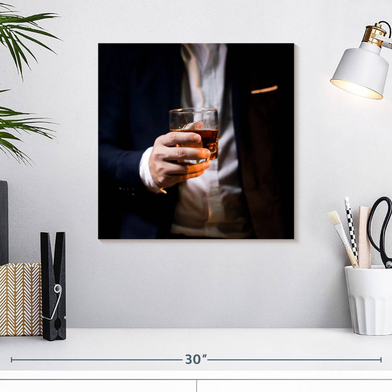 Yarlin Chic Whiskey, 16" H x 16" W