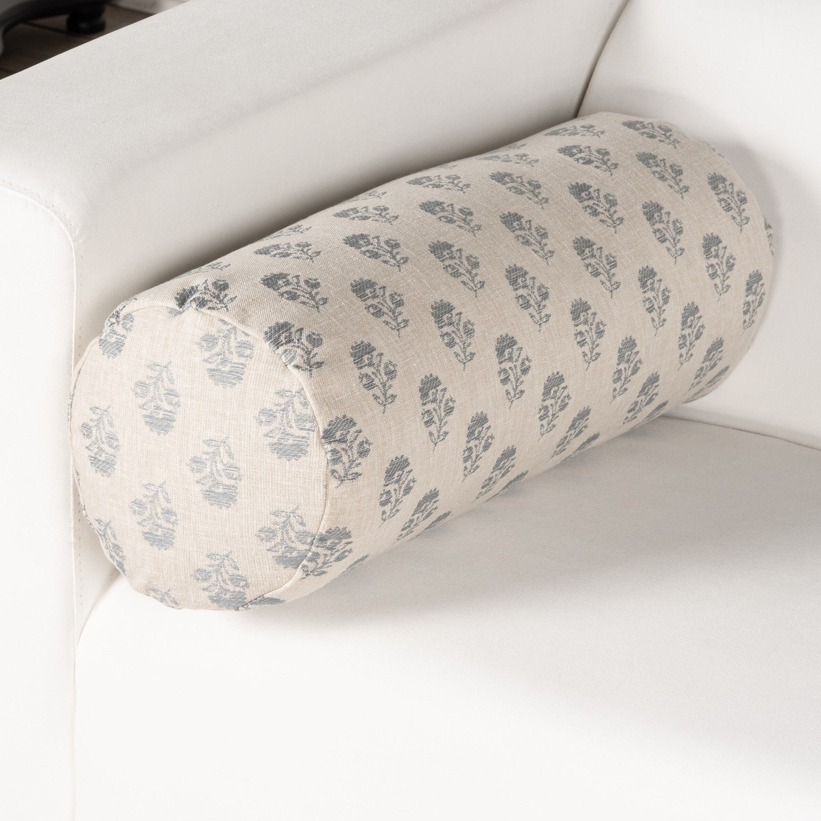 Hamachi Polyester Throw Square Pillow Cover & Insert, Polyester, Blue Floral 2, Bolster 8"H x 21"W