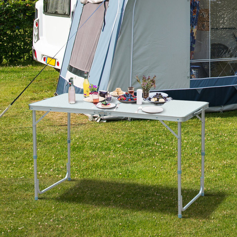 Table de camping pliante portative Outsunny avec hauteur réglable, légère et durable pour une utilisation intérieure et extérieure
