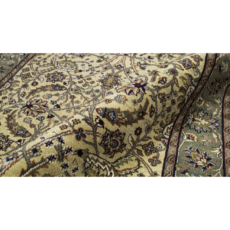 Tapis doré et vert noué à la main de haute qualité