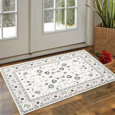 Damiel Washable Oriental Indoor Rug