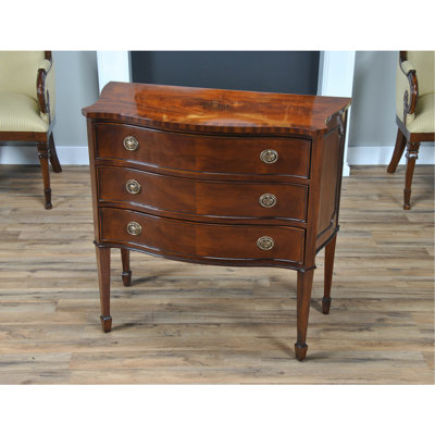 Hepplewhite Accent Chest