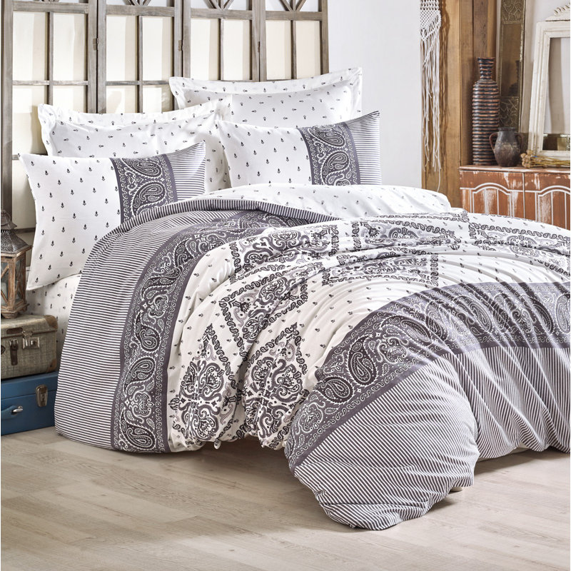 Guarino Damask Duvet Cover Set with Pillowcases, Single - 2 Pillowcases (80 x 80 cm)