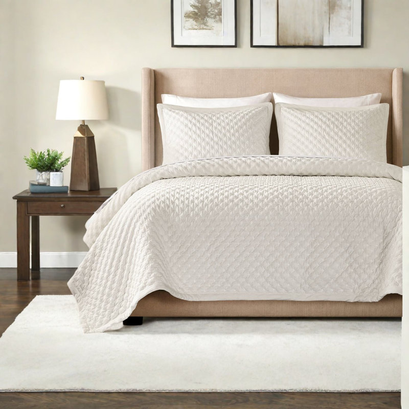 De literie en velours pour très grand lit, couvre-lit matelassé moderne pour le confort de la maison