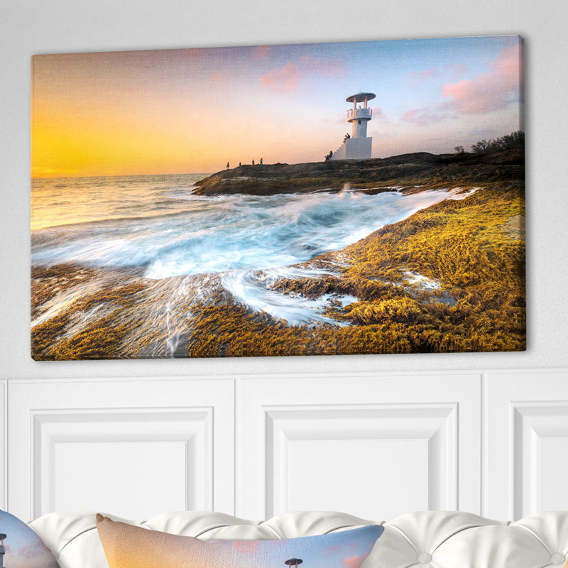 « lighthouse on beautiful seashore », reproduction d’art sur toile tendue, H 20 po x l 40 po x P 1po