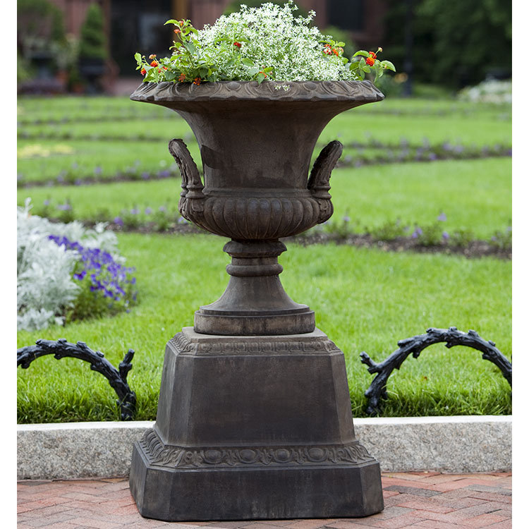 Smithsonian Pedestal, English Moss