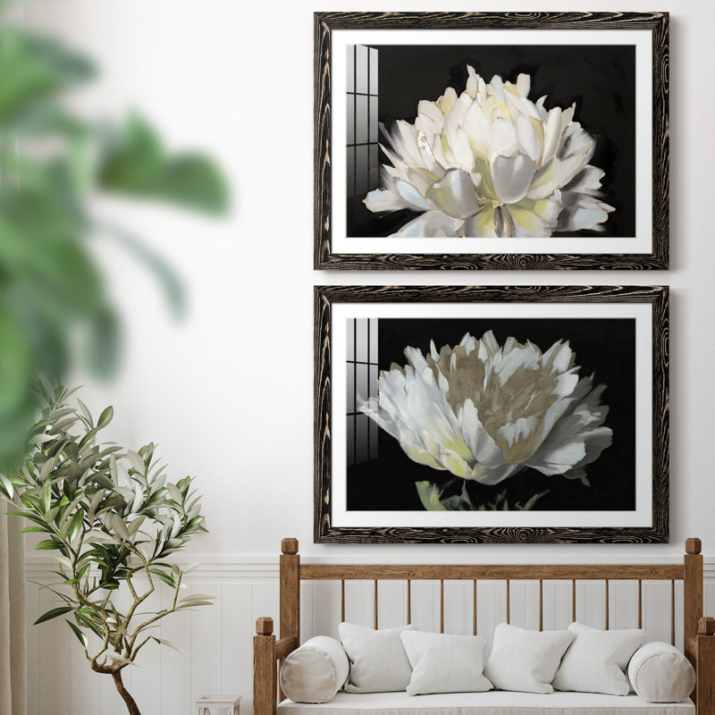 ALL AFLUTTER - ensemble de 2 reproductions, H 37,5 po x l 55 po x P 1,5 po, Papier avec cadre noir, Blanc
