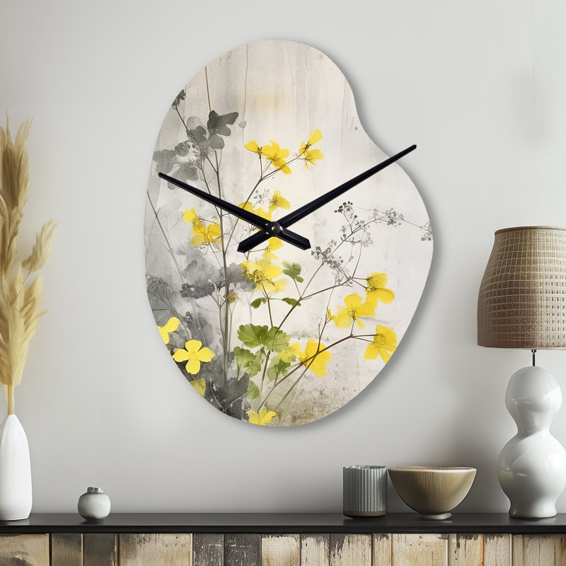Horloge murale jaune et jaune avec motif floral et forme irrégulière, Petit