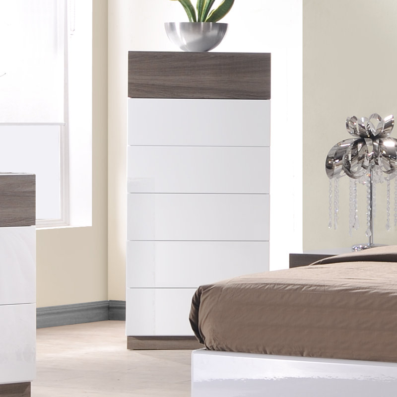 Wabler 23.7" W 6-Drawer Solid and Manufactured Wood Chest