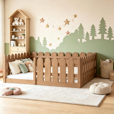 Grand lit au sol avec garde-corps de haute clôture, cadre de lit Montessori pour enfants en bois massif, lit à plancher bas pour enfants en bas âge, pas de sommier, naturel.