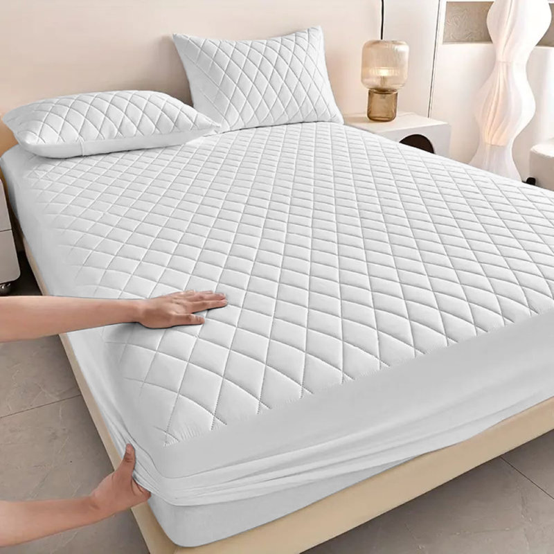 Aspire Homeware Premium Hotel-Style Soft Quilted Mattress Protector with Elastic Fit, King (152cm W x 200cm L)